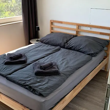 Im Dachgeschoss, 2 Zi, 45 Qm, Im Osten Von Apartment *