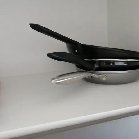 Im Dachgeschoss, 2 Zi, 45 Qm, Im Osten Von Apartment *