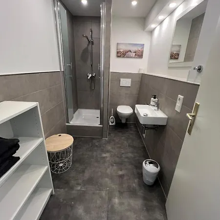 Im Dachgeschoss, 2 Zi, 45 Qm, Im Osten Von Apartamento *
